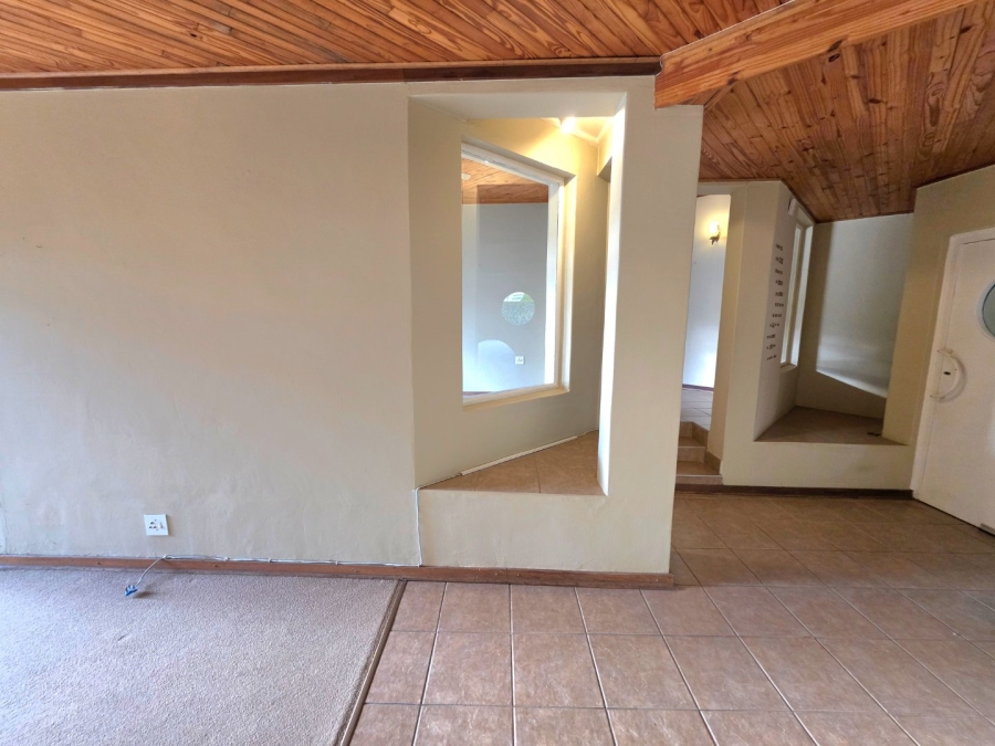 5 Bedroom Property for Sale in Panorama Free State